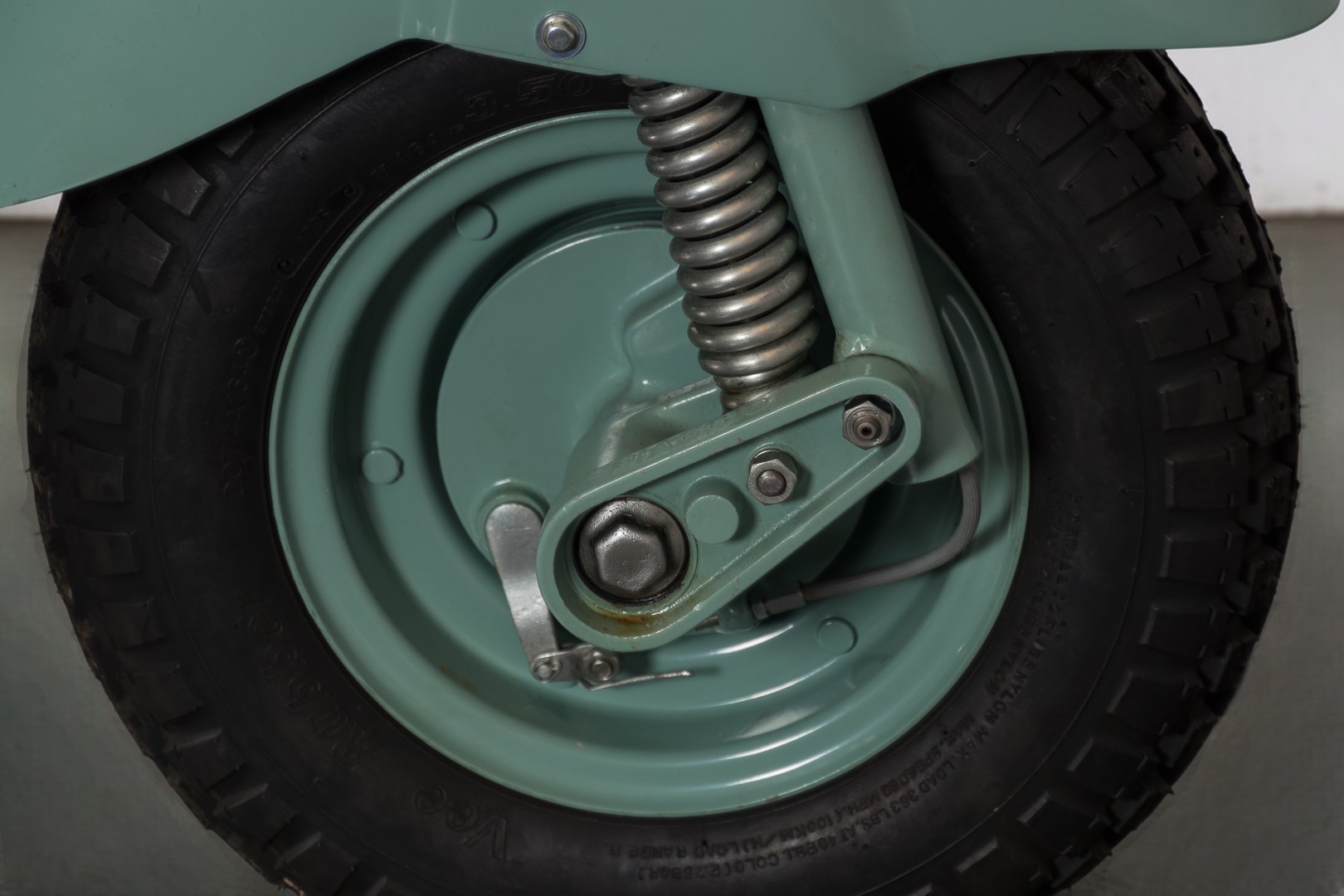 1958 Vespa 125U right front wheel detail