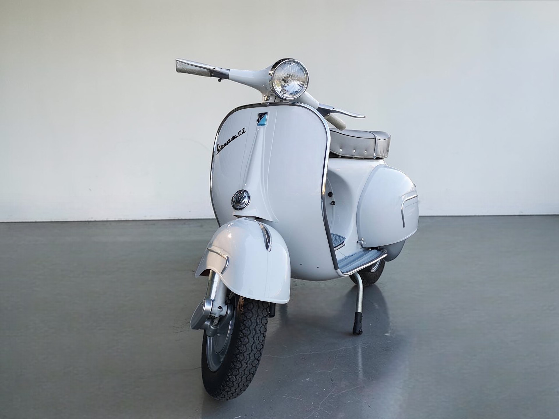 1962 Vespa GS160 front left view
