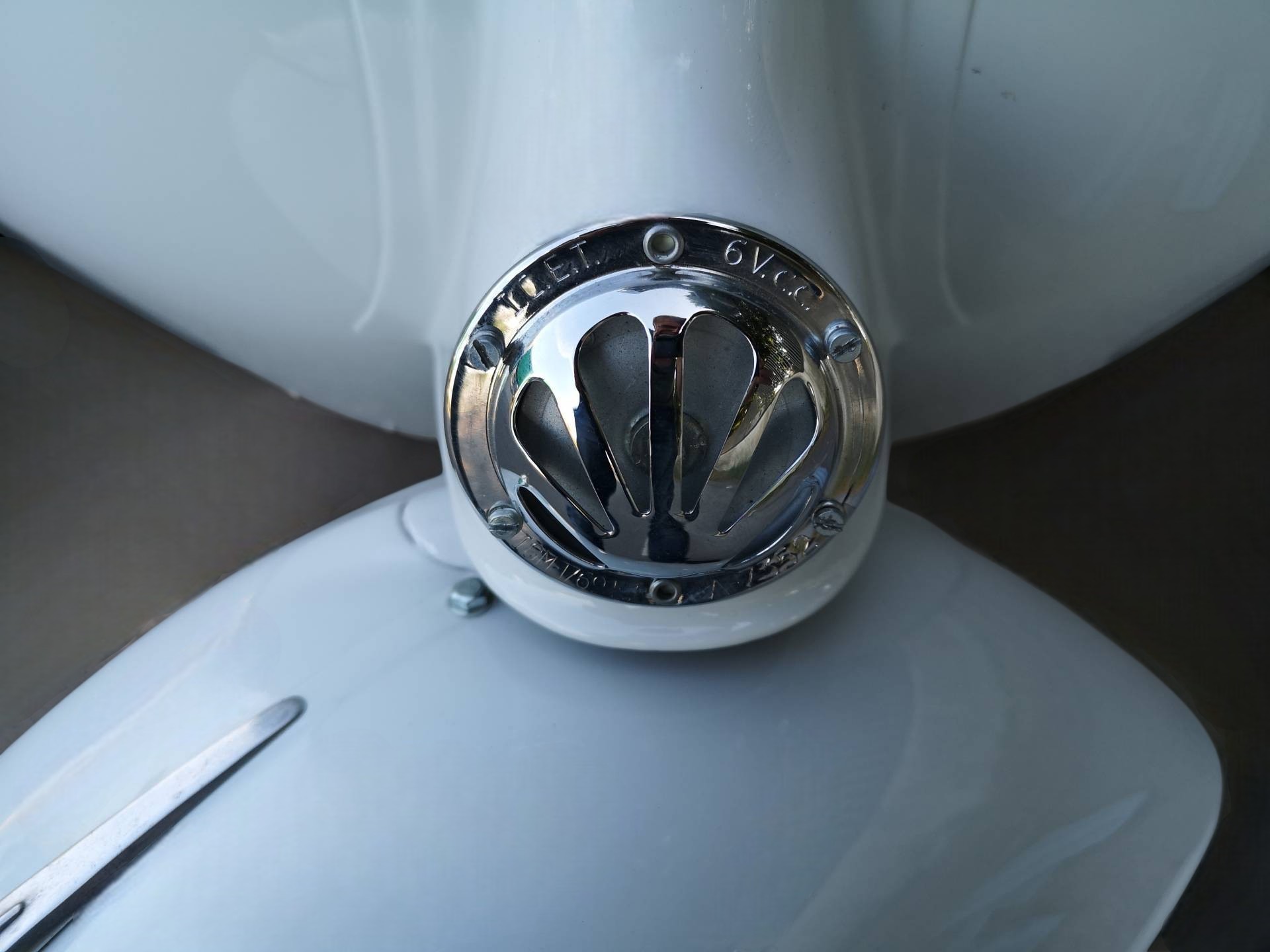 1962 Vespa GS160 horn detail