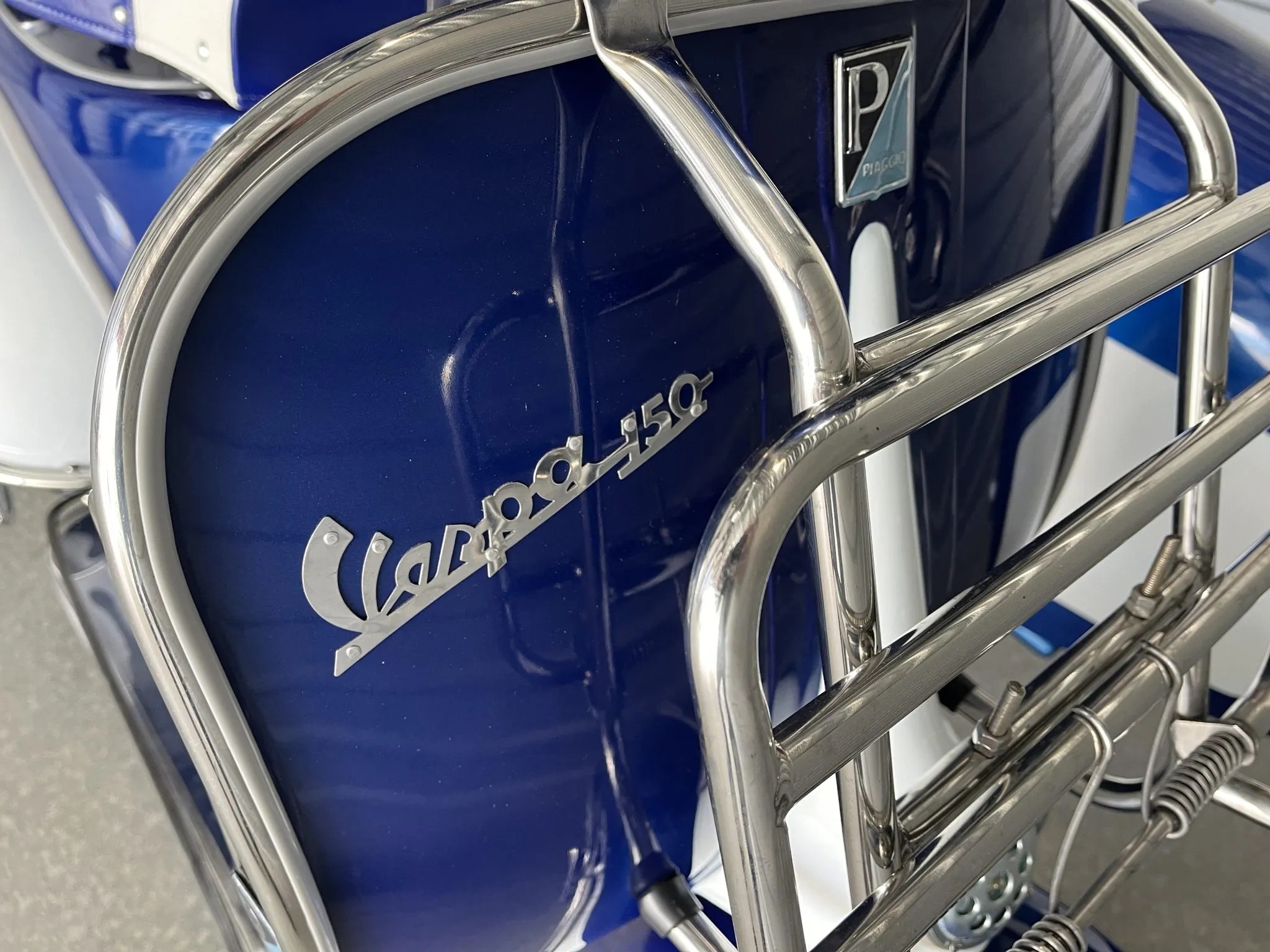 1962 Vespa VBB with Sidecar vespa emblem detail