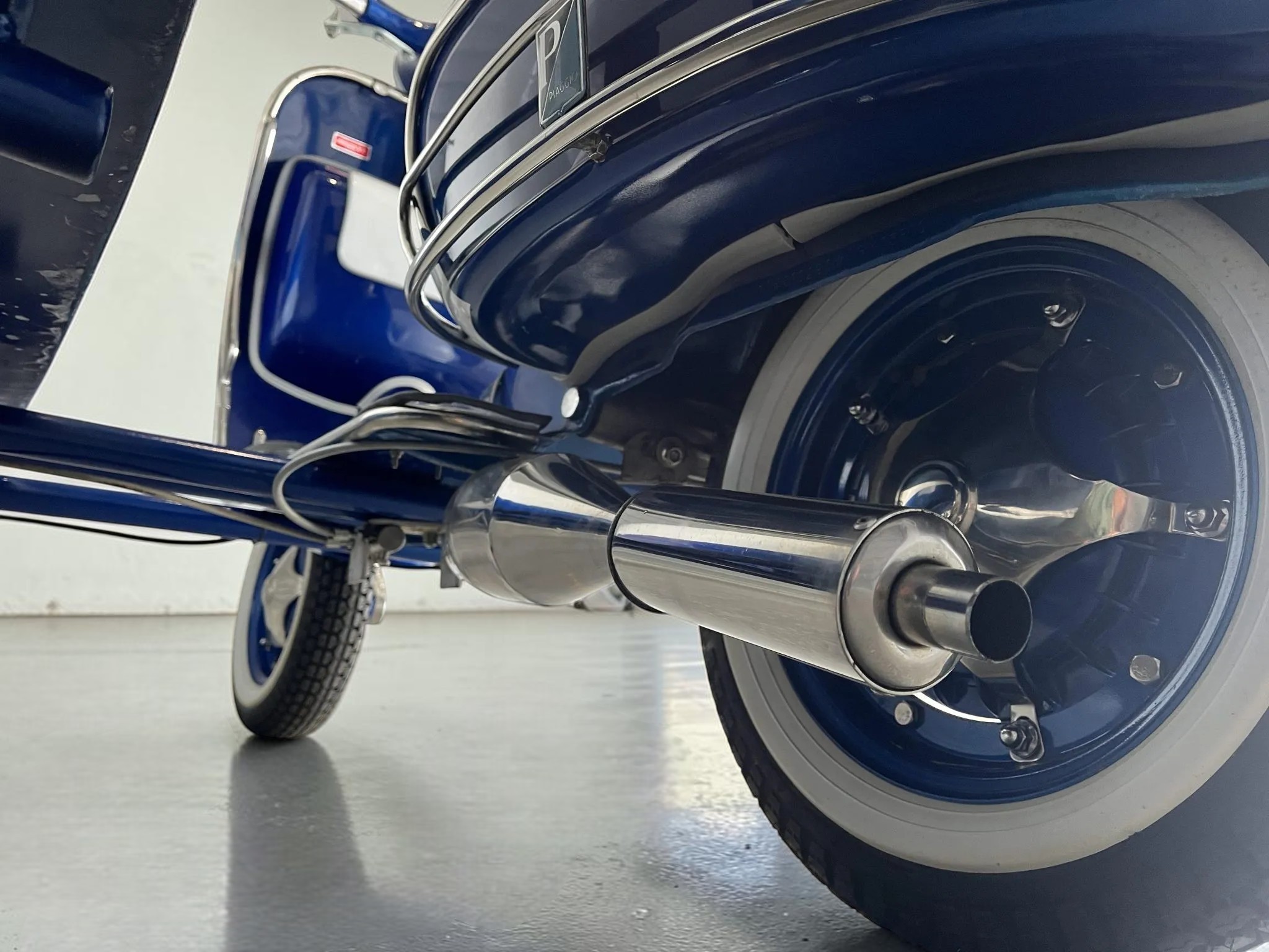 1962 Vespa VBB with Sidecar rear rims detail