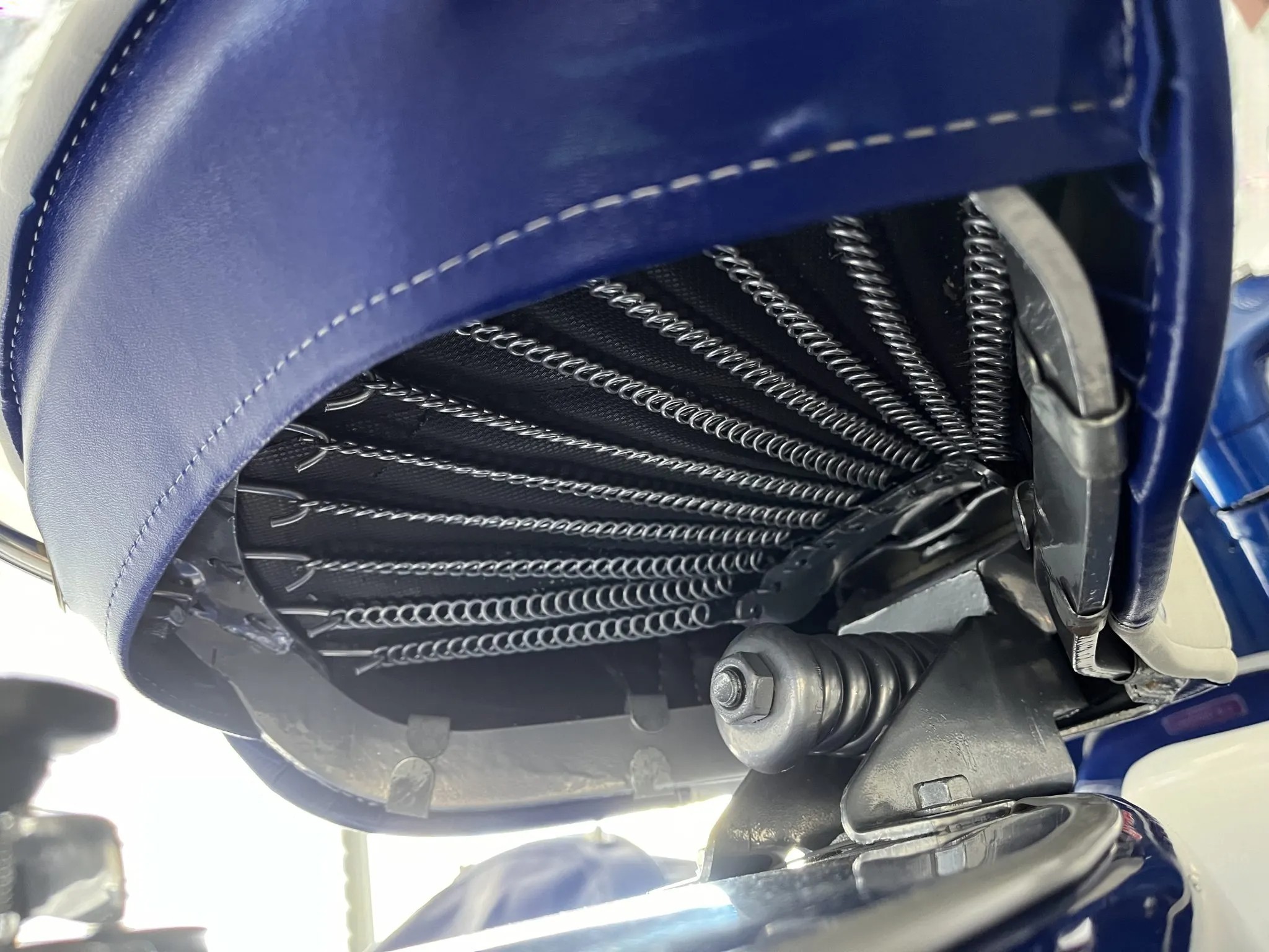 1962 Vespa VBB with Sidecar seat spring detail