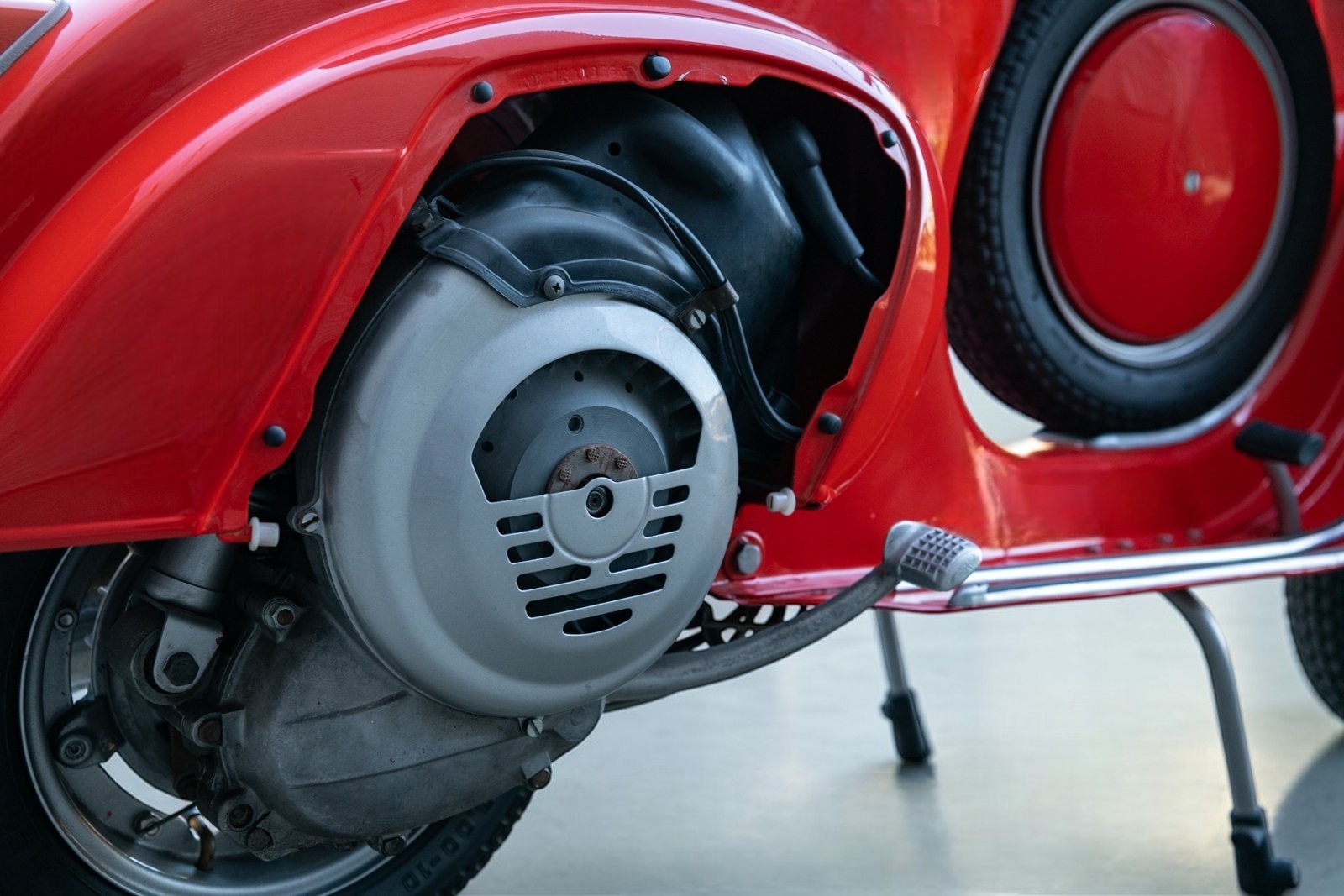1970 Vespa SS90 Super Sprint engine view