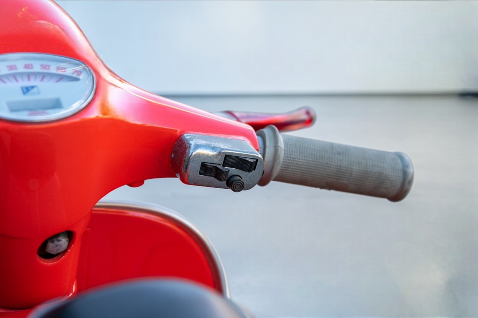 1970 Vespa SS90 Super Sprint right handle detail