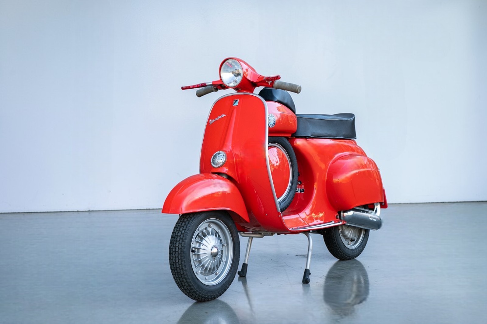 1970 Vespa SS90 Super Sprint side view