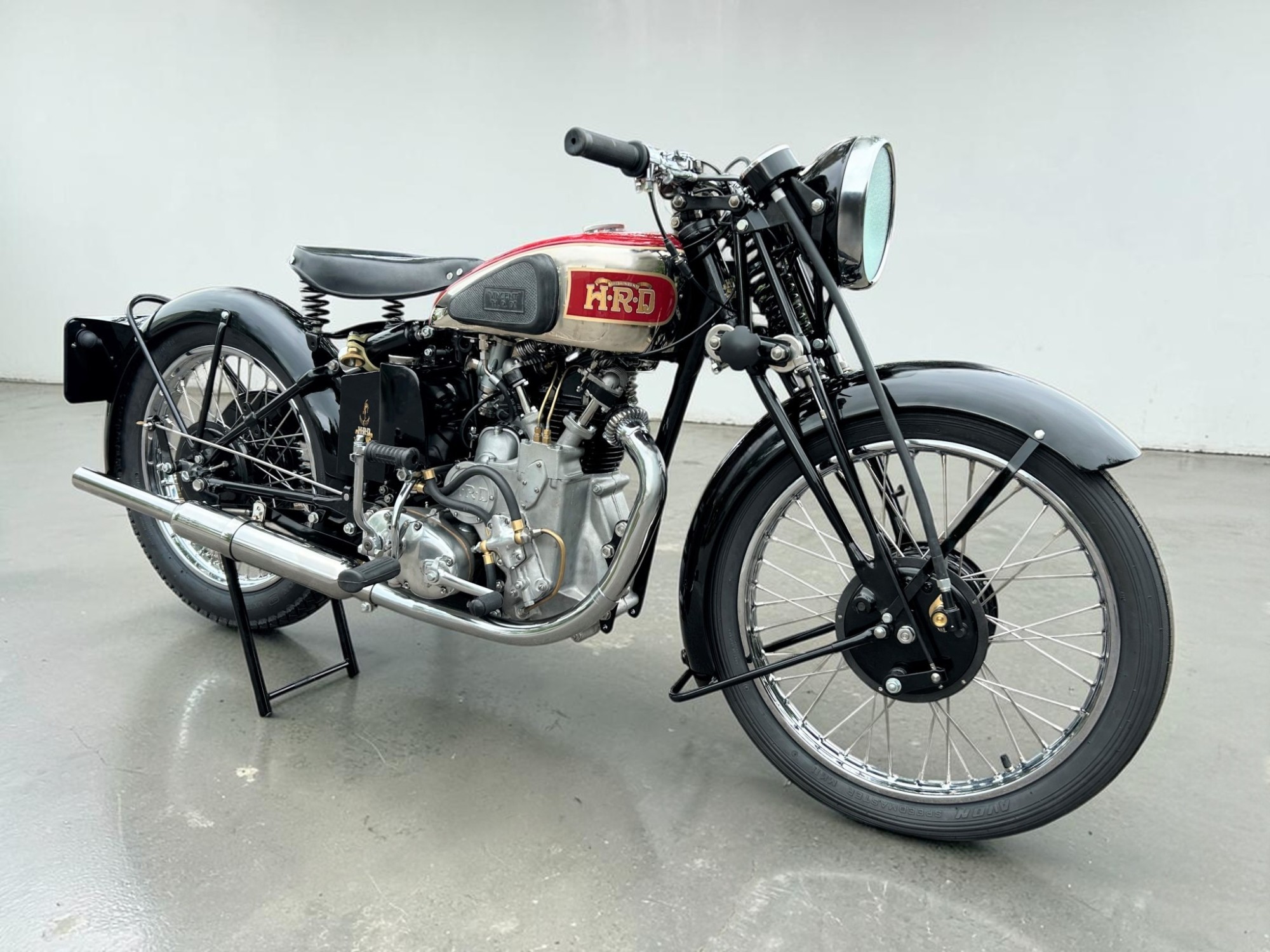 1939 Vincent-HRD Model Comet Series A 498cc front right view