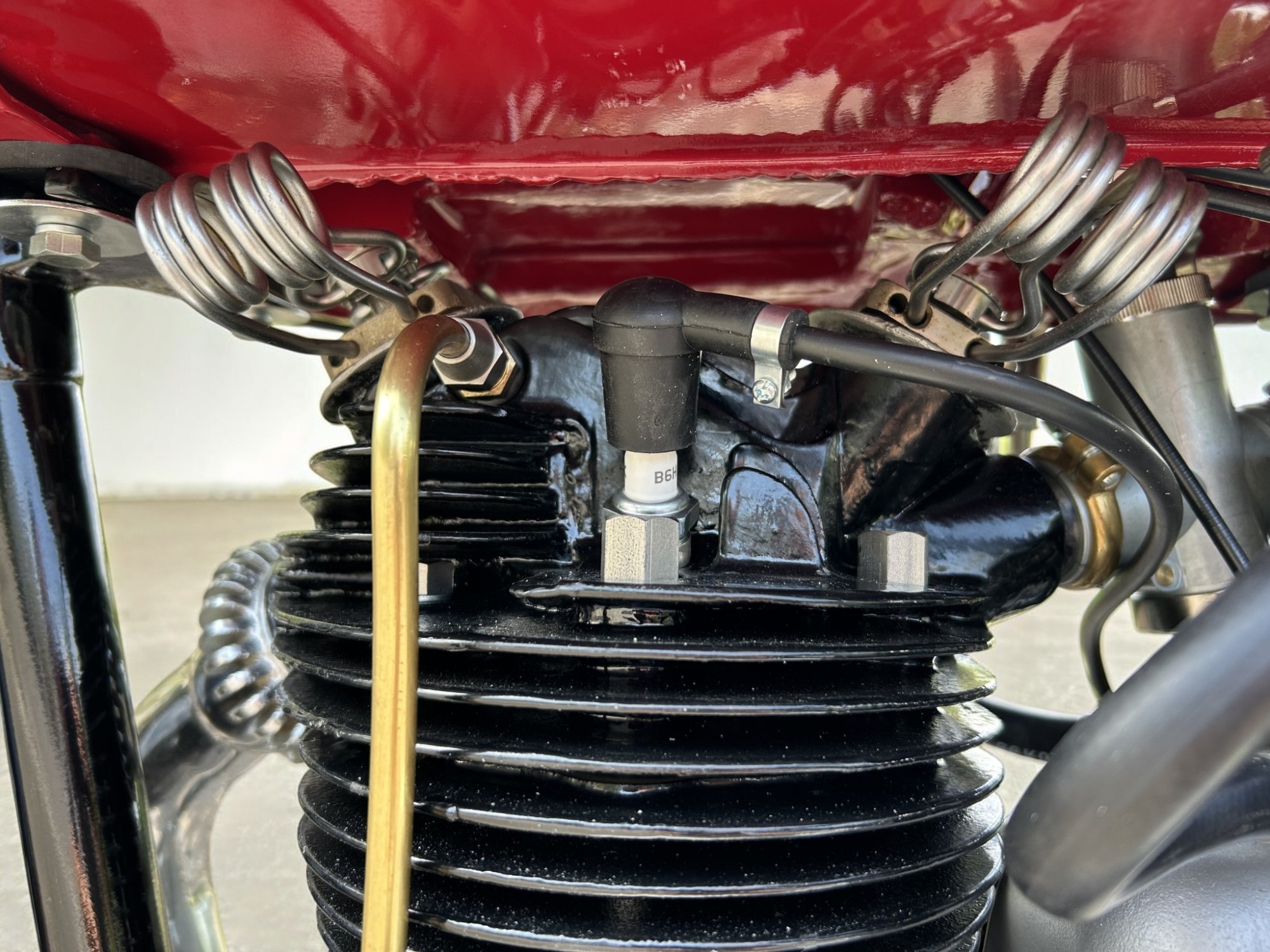 1939 Vincent-HRD Model Comet Series A 498cc spark plug detail