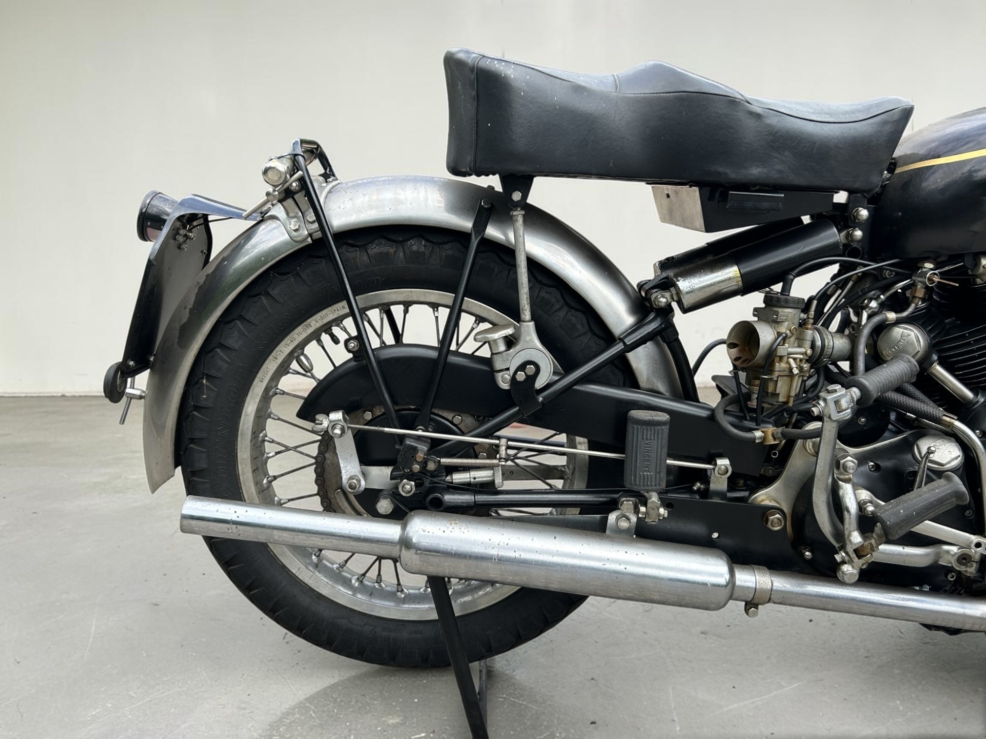 1952 Vincent Model Black Shadow Series C front seat detail