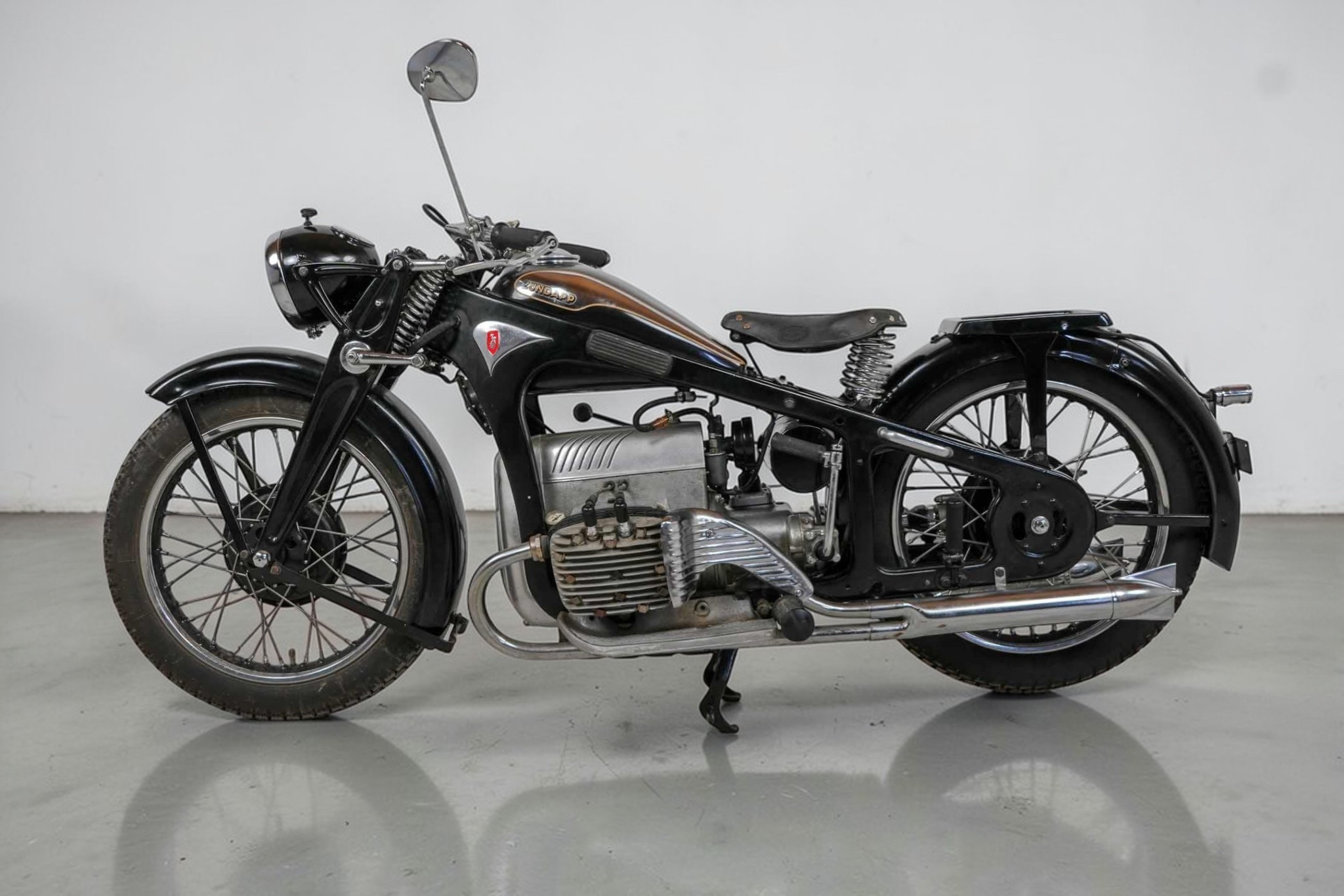 1934 Zundapp K800 left main view