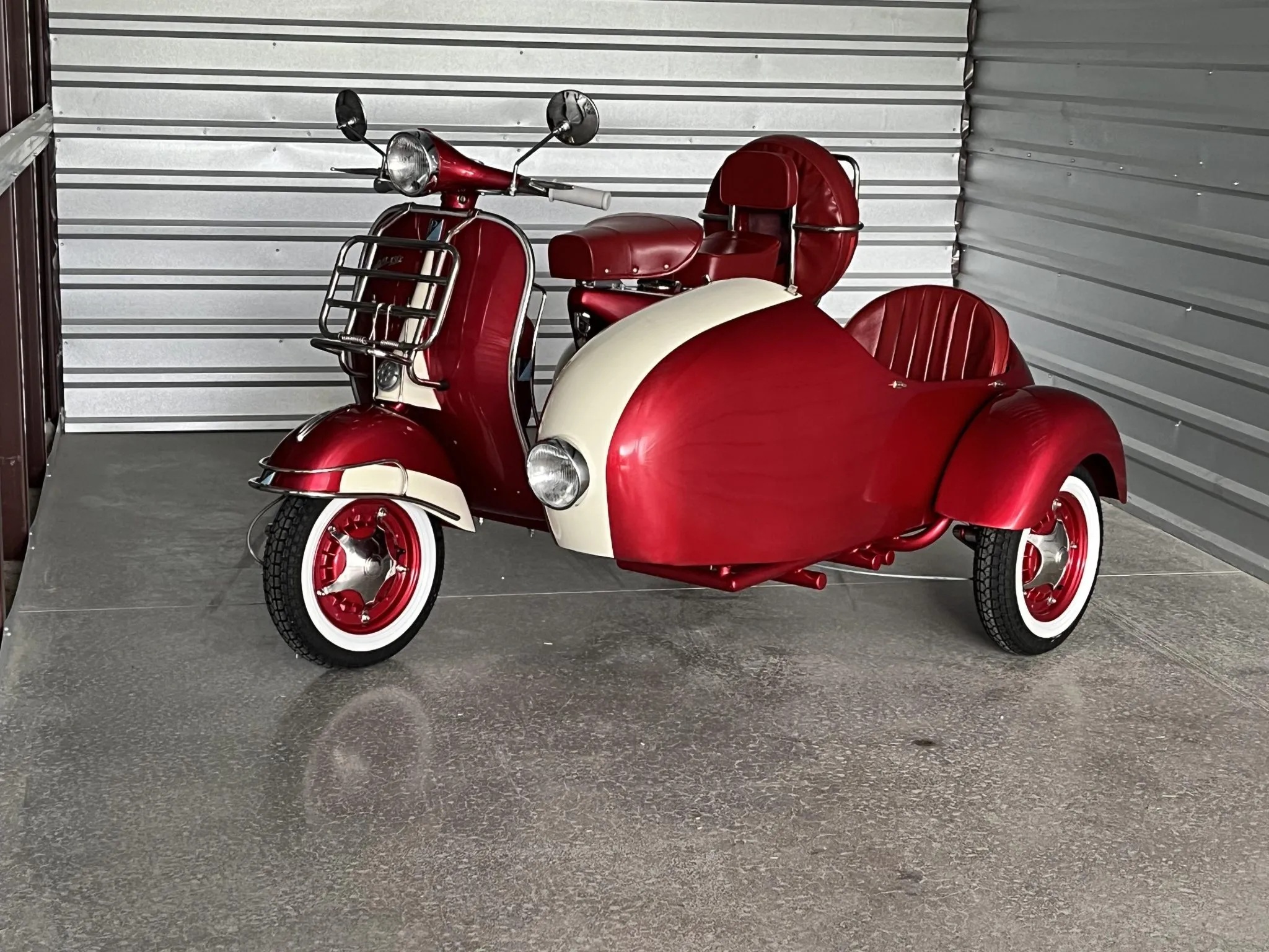 Red Vespa in USA 3